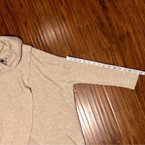 Wonderland by Orange Wrap Crowl Neck Sweater Size Small - Picture 9 of 11